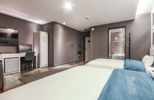 Jeongeup Hotel | Eco-Friendly Jeongeup Castle Motel with Hot Tub & Breakfast