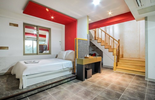 Jeongeup Hotel | Discover Jeongeup Jjakkkung: Self Check-in Motel Retreat