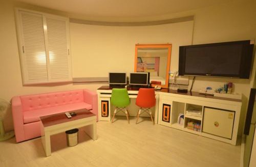 Jeonju Hotel | Budget-Friendly Jeonju Cherevill Motel with Breakfast & Accessibility
