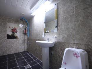Jeonju Hotel | Budget-Friendly Jeonju Hotel with Breakfast & Accessibility