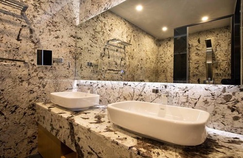 Jeonju Hotel | Experience Jeonju Tourist Hotel Kkotsim with Family-Friendly Amenities