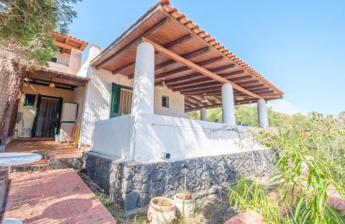 Vulcanello Apartment | Jera Suite Vista Mare: Family-Friendly 4-Star Retreat