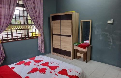 Kampung Tohor House | Family-Friendly Jerai Geopark Cottage with Hot Tub