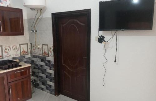Jerash Apartment | Cozy Jerash Roman North Gate Cottage with Fireplace Access
