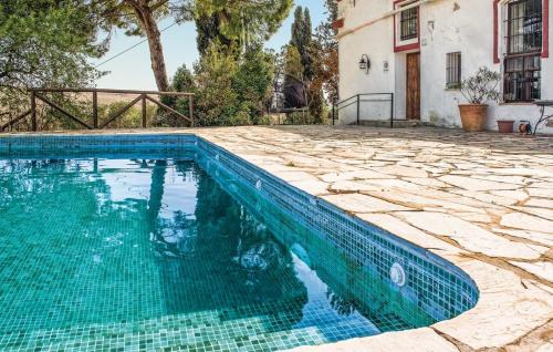 Jerez de la Frontera House | Discover Jerez Viña Santa Petronila: Family-Friendly Retreat