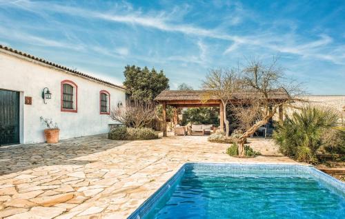 Jerez de la Frontera House | Discover Jerez Viña Santa Petronila: Family-Friendly Retreat