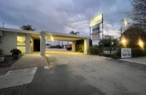 Jerilderie Hotel | Convenient Jerilderie Motor Inn with Pool & Breakfast