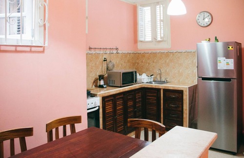 Old Havana Hotel | Cozy Jerome's Old Havana Apartment with Spa and Breakfast