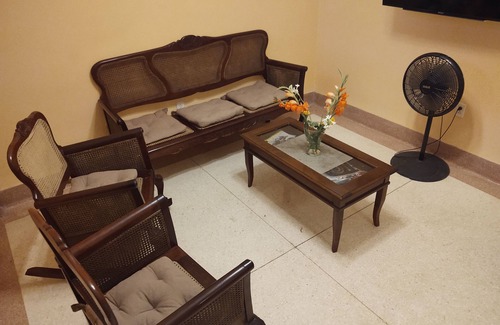 Old Havana Hotel | Cozy Jerome's Old Havana Apartment with Spa and Breakfast