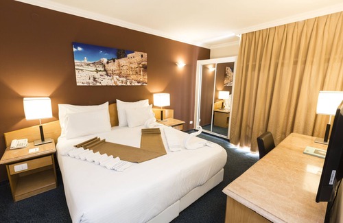 Kiryat HaLeom Hotel | Explore Jerusalem Gardens Hotel: Family-Friendly Retreat