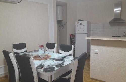 Kutaisi House | Budget-Friendly Kutaisi City Hostel with Kitchen & Pet Access