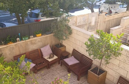 Arnona Apartment | 'Jerusalem Sweet Suite' near American Embassy,Ramat Rachel & Lindenbaum College