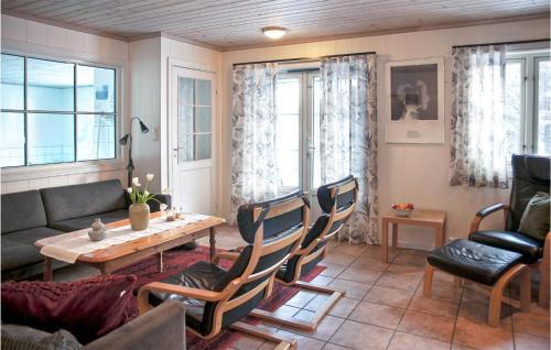 Øvre Ramse House | Discover Jervehiet - Hytte 4: Pet-Friendly Retreat Awaits