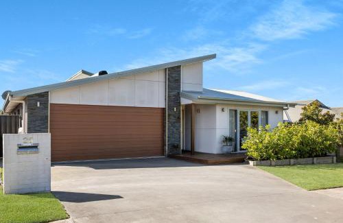 Vincentia House | Discover Jervis Bay Sanctuary: Oceanfront Family Retreat
