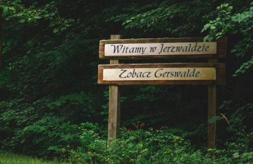 Zalewo House | Stay at Jerzwałd 14: Pet-Friendly with High Guest Ratings