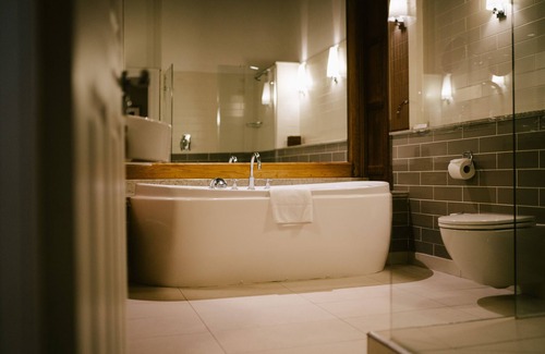 Jesmond Hotel | Discover Jesmond Dene House: 4-Star Escape with Dining