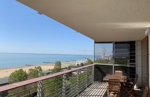 Jesolo Apartment | Jesolo Panoramic View with Oceanfront and Spa Amenities