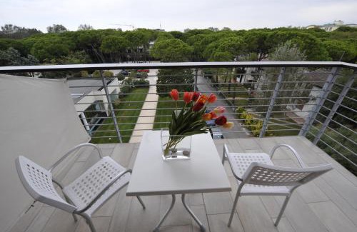 Jesolo Pineta Hotel | Relax at Jesolopalace Hotel & Aparthotel: 4-Star Oceanfront Retreat