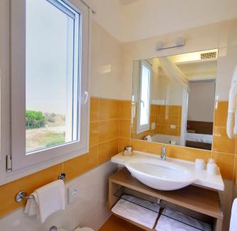 Jesolo Pineta Hotel | Relax at Jesolopalace Hotel & Aparthotel: 4-Star Oceanfront Retreat