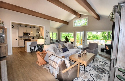 Highlands House | Unforgettable Stay at Jessamine Cottage, Chesnut Hill
