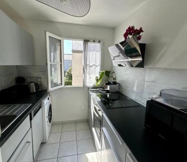 Limeil-Brevannes Apartment | Family-Friendly Retreat at Jessi Home with Pet Amenities