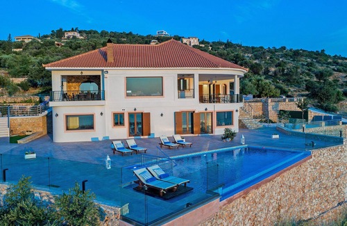 Korithi Villa | Jessica 3 Bedroom Villa with Private Pool & Family Amenities