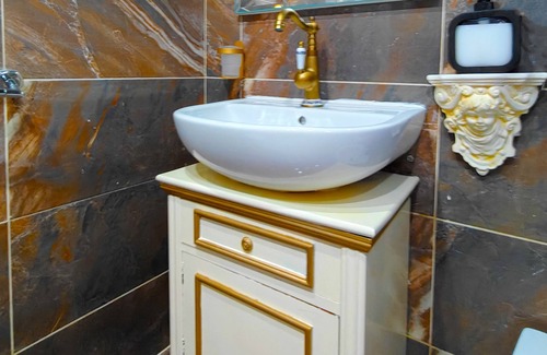 Cospicua Bed & Breakfast | Exquisite Jessica Flat B&B: Ideal for Holiday & Business