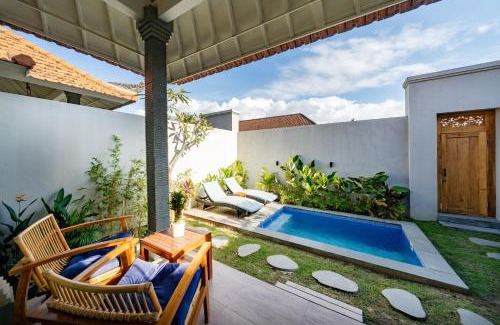 Jungut Batu Villa | Relax at Jetian Villa: Oceanfront Bliss with Pool Access