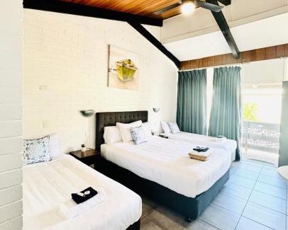 Long Jetty Hotel | Pet-Friendly Jetty Motel with Ocean Views and Pool