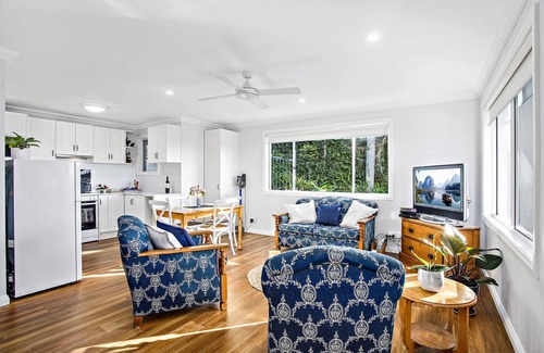 Coffs Harbour House | Oceanfront Jetty Splendor Apartment - Guest Rated 9.8/10
