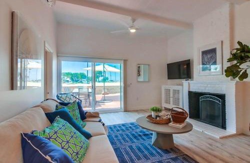 South Mission Beach House | Serene Jetty View 1 with Oceanfront Charm for Families