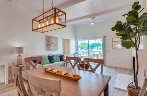 South Mission Beach House | Serene Jetty View 1 with Oceanfront Charm for Families