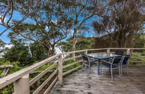 Nungurner House | Relax at Jetty View - Family-Friendly Rosella Cabin