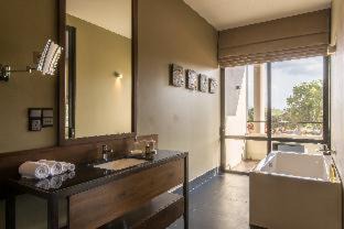 Dambulla Hotel | Experience Jetwing Lake: 5-Star Oceanfront Getaway