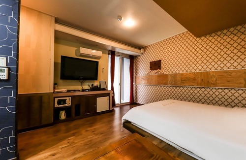 Jeungpyeong Hotel | Eco-Friendly Getaway at Jeungpyeong Sopung Hotel