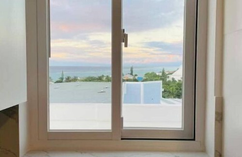 Gambier Condo | Experience Jewel by the Sea: Perfect for Families, Rated 10/10