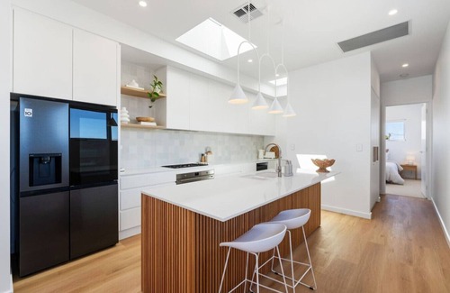 Aldinga Beach House | Jewel~Family friendly luxury living~4 king rooms