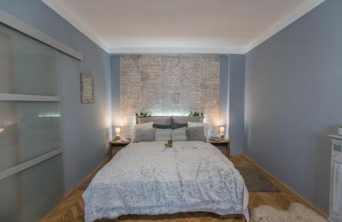 Ujlak Apartment | Riverside Retreat: Guest Rated 9.6 with Family-Friendly Perks