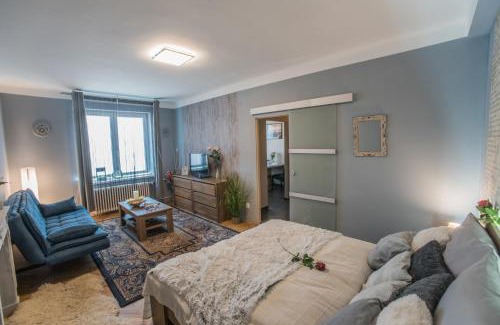 Ujlak Apartment | Riverside Retreat: Guest Rated 9.6 with Family-Friendly Perks