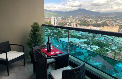 Tegucigalpa Apartment | Spacious JF Three Bedroom Apartment with Pool & Breakfast