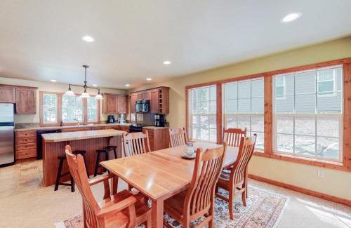 Joseph House | Unforgettable Stays at JG Farm Lake Retreat - Rated 10/10