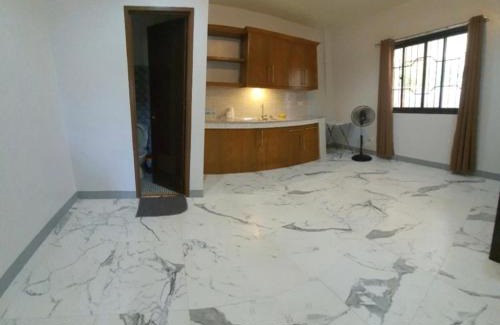 Amambucale House | Budget-Friendly Stay at JG Privspace with Breakfast Included