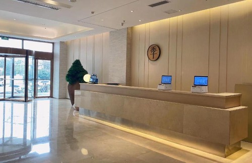 Weiyang Hotel | Discover JI Hotel Xi’an Feng Cheng: Family-Friendly Stay