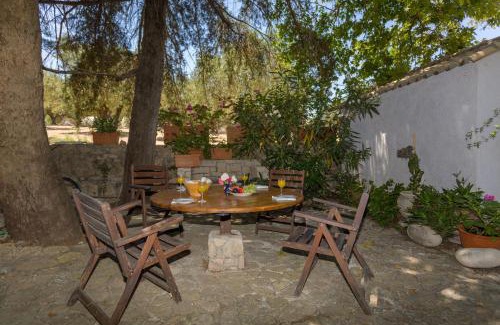 Ano Vasilikos House | Discover Jianni's Villa: A 4-Star Stone Haven