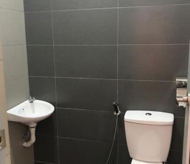 Taman Desa Tebrau House | Discover Jiaxin Homestay - Family-Friendly Stay in Terbau