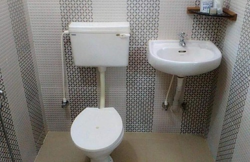 Varkala House | Budget-Friendly Stay at Jickys Nest with Breakfast Included
