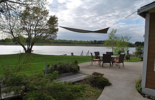 Shediac Bridge Cottage | Beachfront Cottage at Jigger's: Family and Pet Friendly