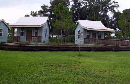 Braden River Cabin | Jiggs Landing, Cabin 1 - Old World Preserve Side
