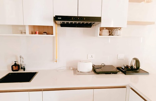 Vrindavan Apartment | Jigyasa Comfy Studio in Vrindavan near Bankebihari Prem Mandir AC Balcony kitchn