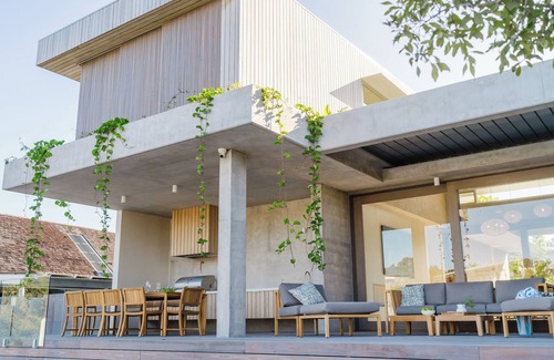 Noosa Heads House | Jila by Salty Stays - Noosa luxury waterfront, brand new, beautifully furnished.